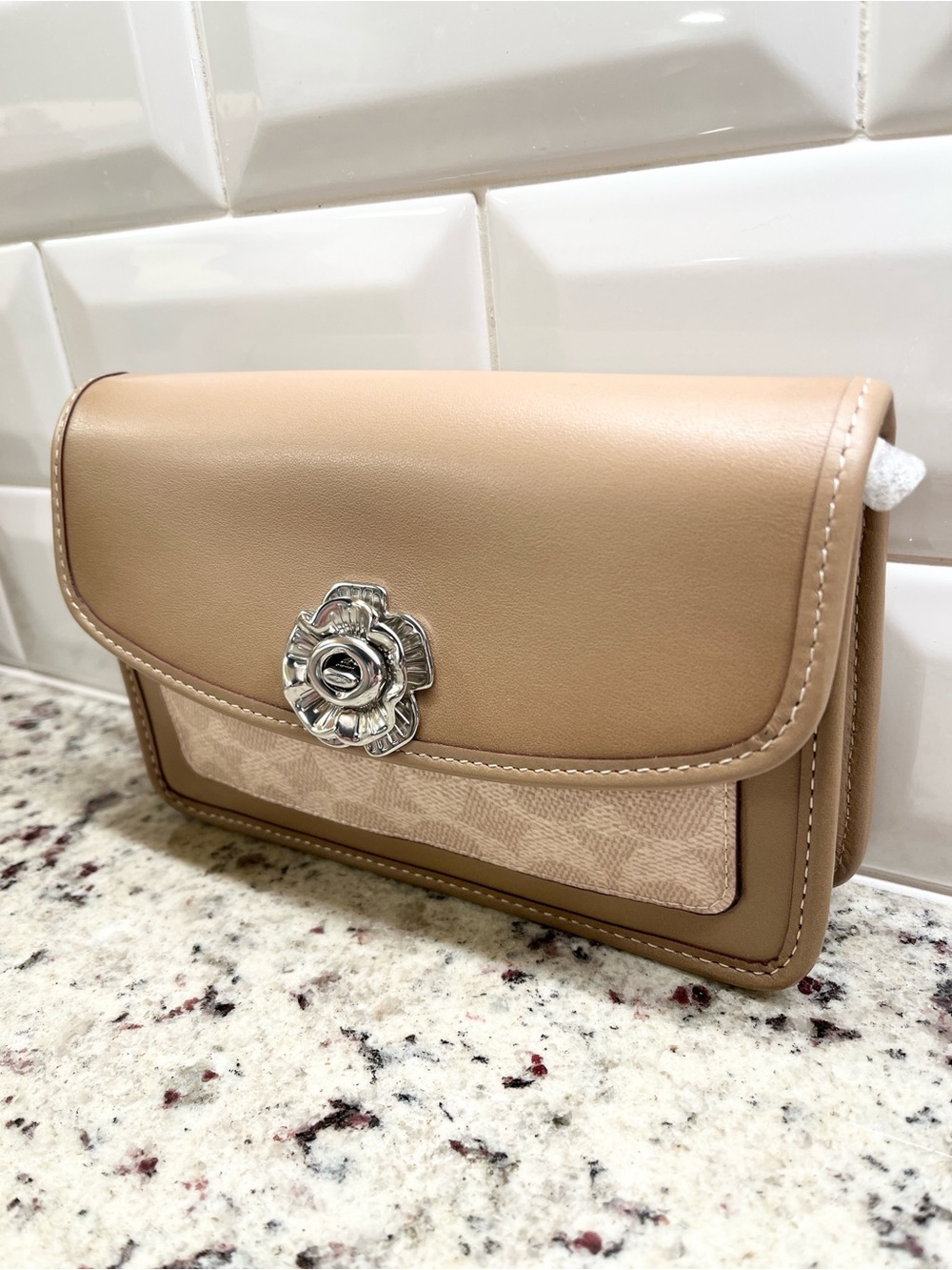 Coach Parker Signature Crossbody Bag with Tea Rose Closure NWT - Picture 3 of 14